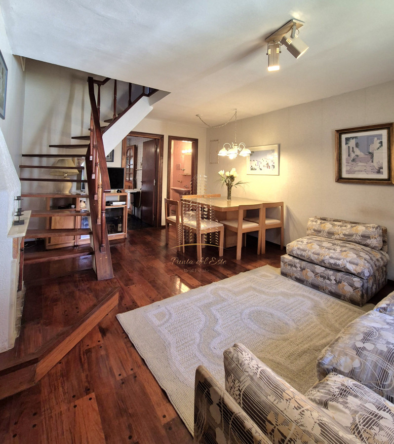 Apartamento ID.875 - Oportunidad venta casa 2 dormitorios Playa Mansa cochera y parrillero