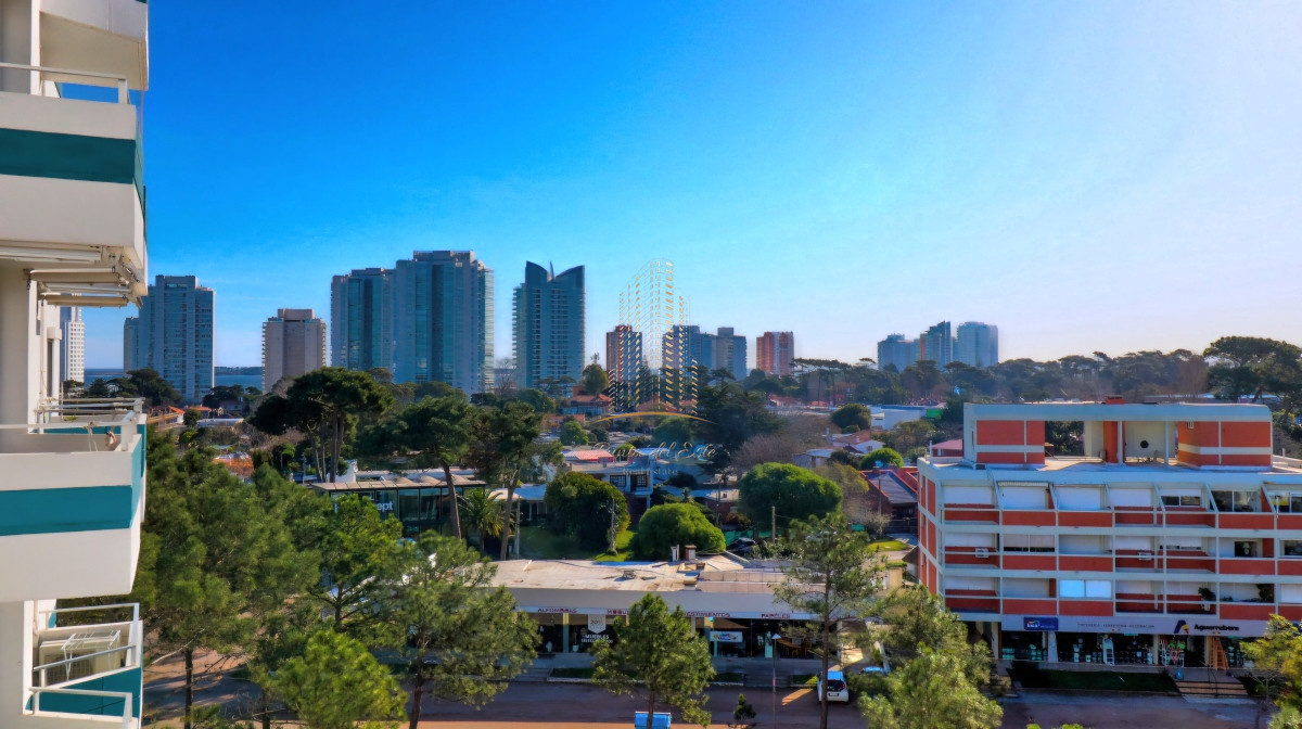 Apartamento ID.505 - Apartamento 2 dormitorios con garage y servicios Punta del Este