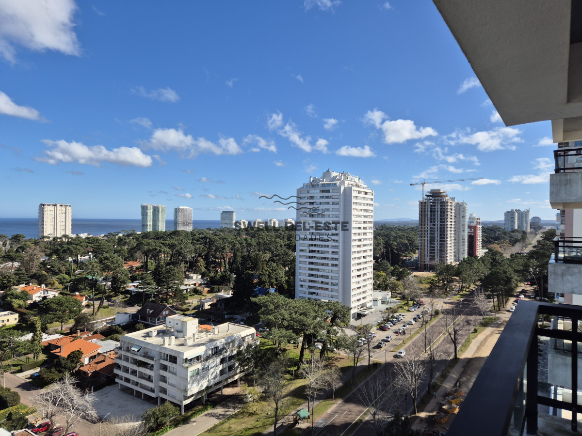 Apartamento ID.228 - Aaprtamento moderno piso alto 3 dormitorios 2 baños terraza con espectacular vista al mar garage venta Punta del Este 