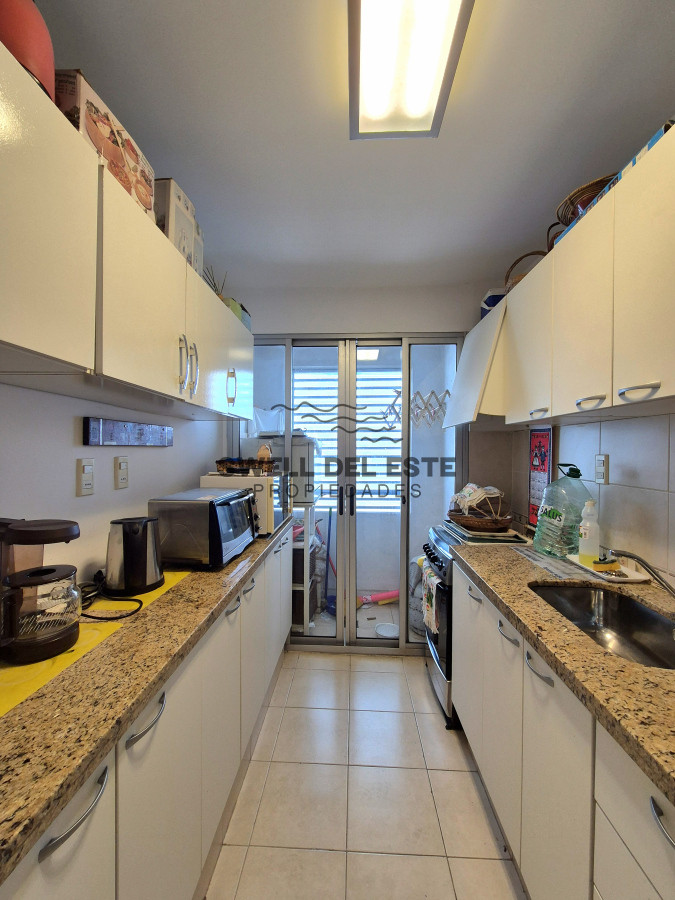 Apartamento ID.228 - Aaprtamento moderno piso alto 3 dormitorios 2 baños terraza con espectacular vista al mar garage venta Punta del Este 