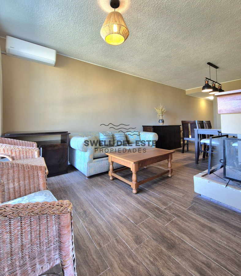 Apartamento ID.137 - Apartamento reciclado de 3 dormitorios estufa a leña y parrillero propio próximo al mar Playa Mansa