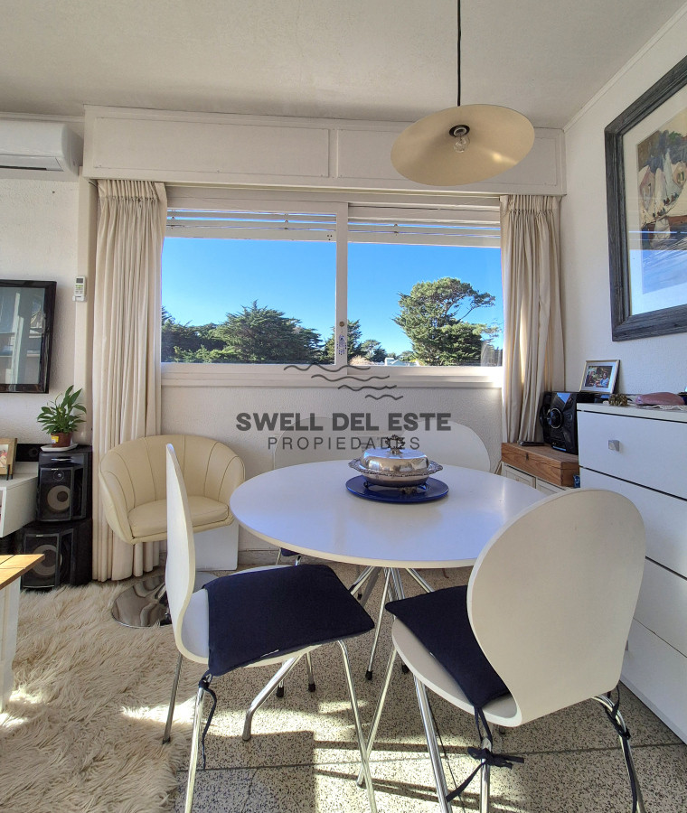Apartamento ID.42 - Apartamento 1 dormitorio en venta con vista al Mar edificio primera línea Playa Mansa Punta del Este