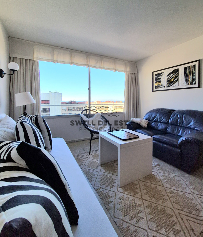 Apartamento ID.133 - Apartamento con vista parcial al mar 1 dormitorio y medio con garage en Península Punta del Este 