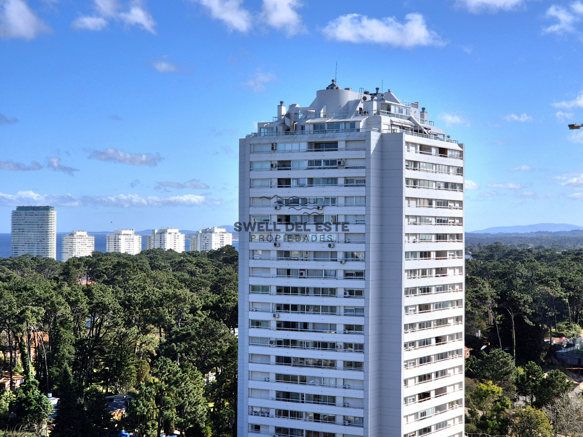 Apartamento ID.228 - Aaprtamento moderno piso alto 3 dormitorios 2 baños terraza con espectacular vista al mar garage venta Punta del Este 
