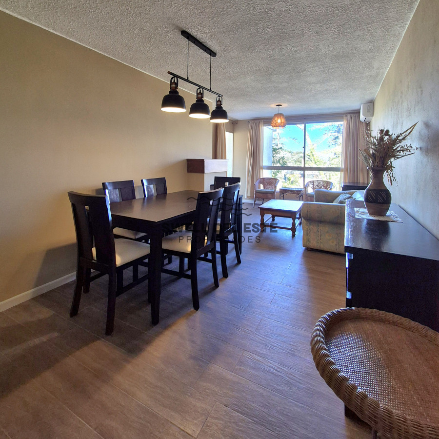 Apartamento ID.137 - Apartamento reciclado de 3 dormitorios estufa a leña y parrillero propio próximo al mar Playa Mansa