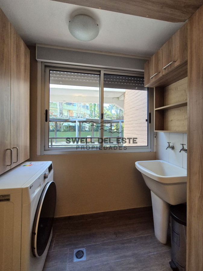 Apartamento ID.137 - Apartamento reciclado de 3 dormitorios estufa a leña y parrillero propio próximo al mar Playa Mansa