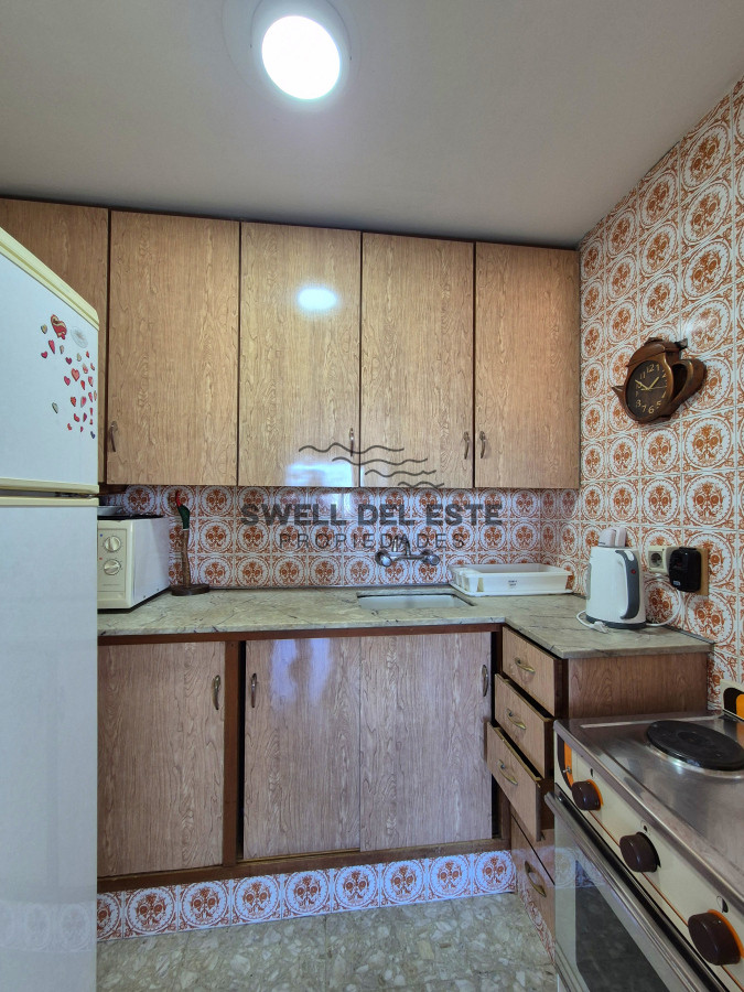 Apartamento ID.133 - Apartamento con vista parcial al mar 1 dormitorio y medio con garage en Península Punta del Este 