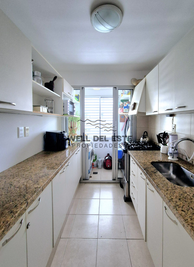 Apartamento ID.41 - Oportunidad apartamento moderno piso alto 3 dormitorios 2 baños terraza con vista al mar garage venta Punta del Este Jardines del Country