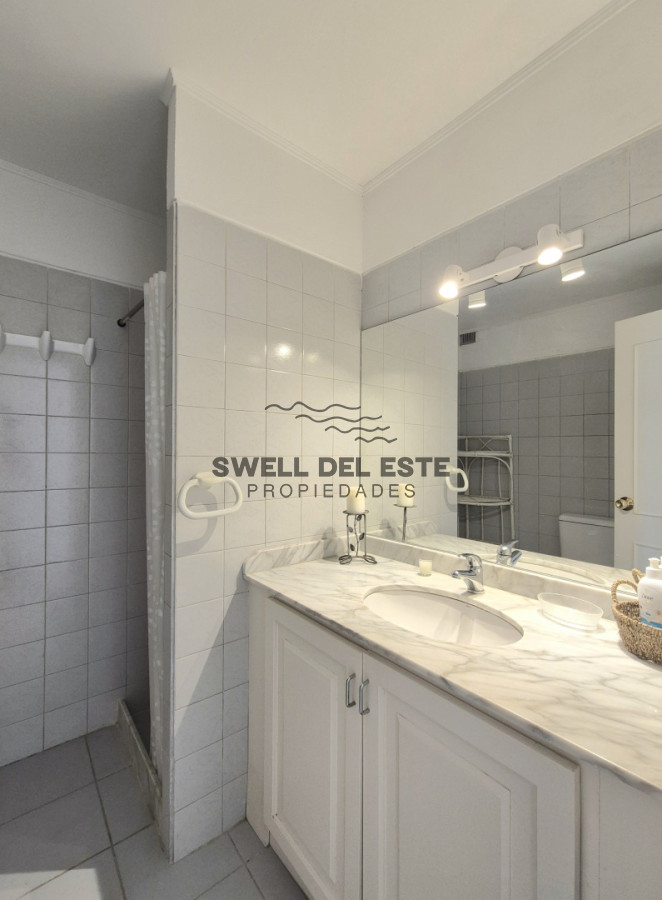 Apartamento ID.113 - Apartamento reciclado 2 dormitorios frente al mar primera línea terraza cochera Playa Mansa Pinares