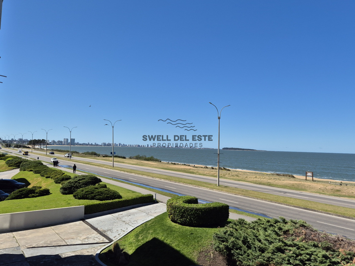 Apartamento ID.113 - Apartamento reciclado 2 dormitorios frente al mar primera línea terraza cochera Playa Mansa Pinares