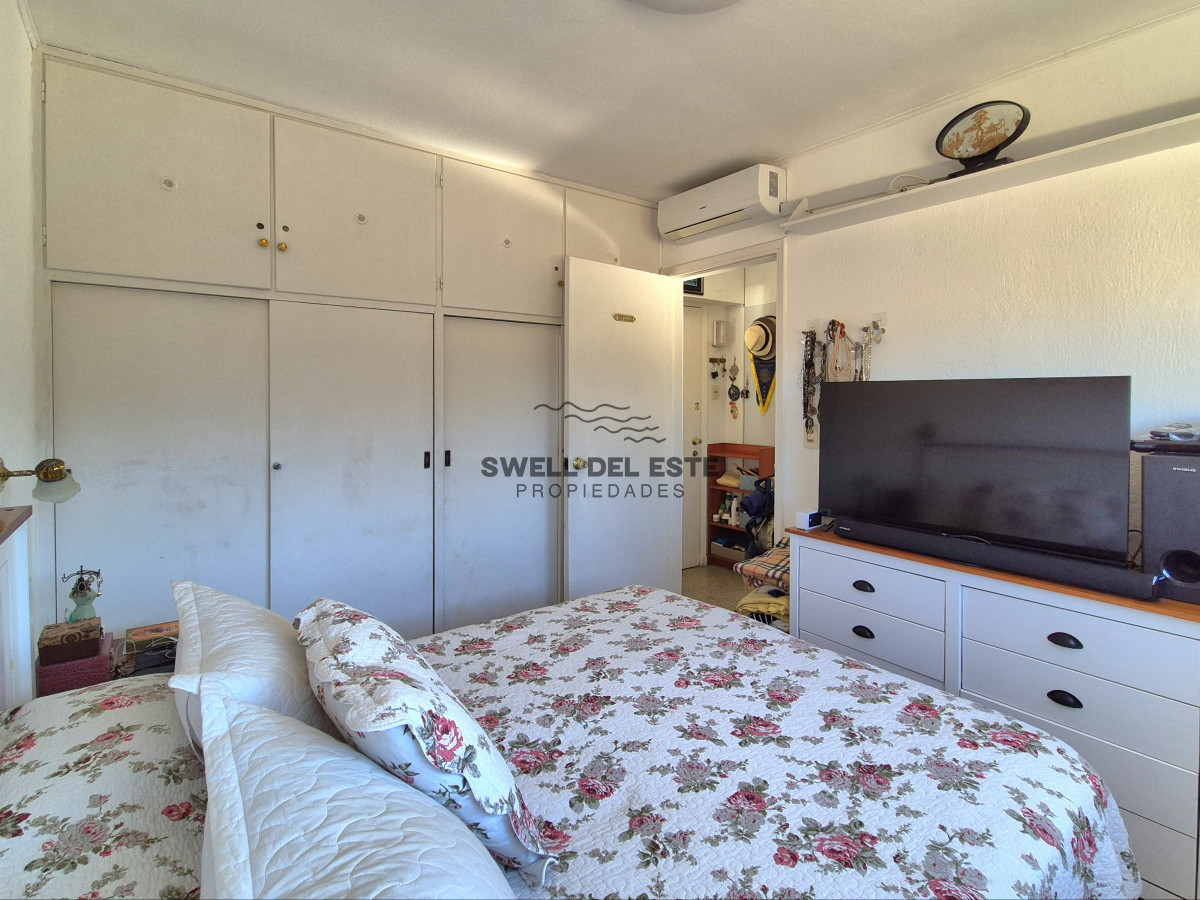 Apartamento ID.42 - Apartamento 1 dormitorio en venta con vista al Mar edificio primera línea Playa Mansa Punta del Este