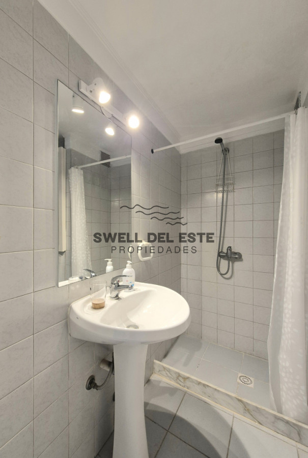 Apartamento ID.113 - Apartamento reciclado 2 dormitorios frente al mar primera línea terraza cochera Playa Mansa Pinares