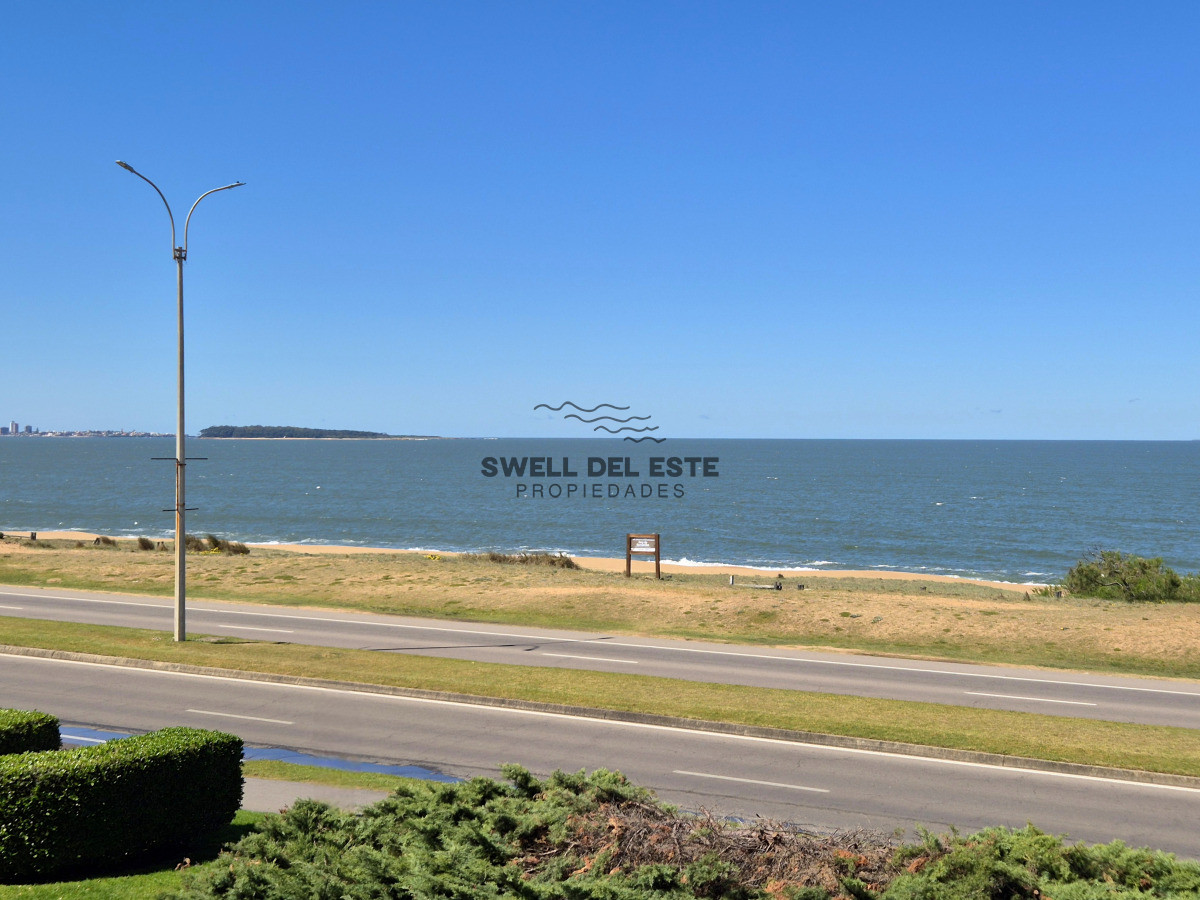 Apartamento ID.113 - Apartamento reciclado 2 dormitorios frente al mar primera línea terraza cochera Playa Mansa Pinares