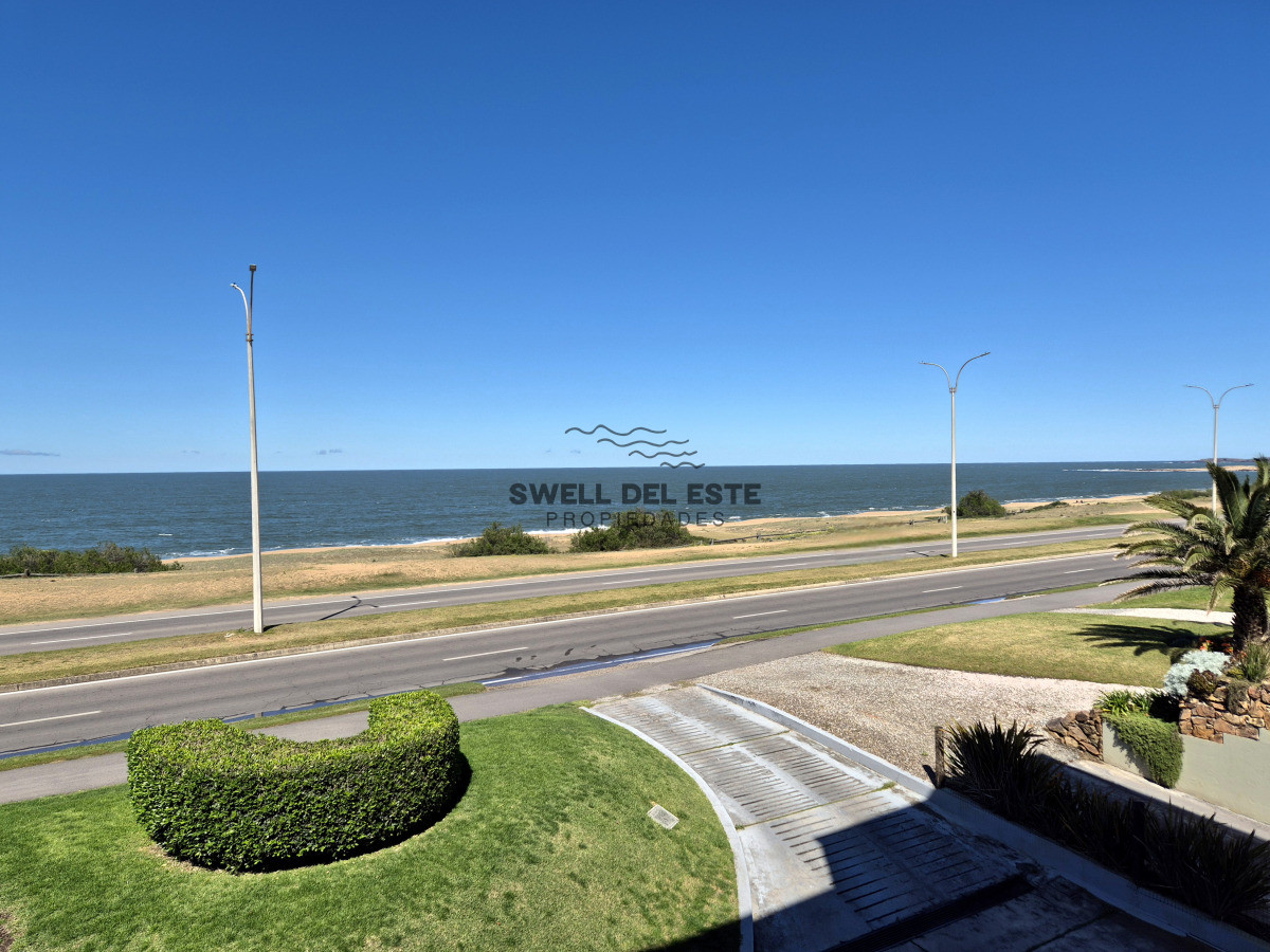 Apartamento ID.113 - Apartamento reciclado 2 dormitorios frente al mar primera línea terraza cochera Playa Mansa Pinares