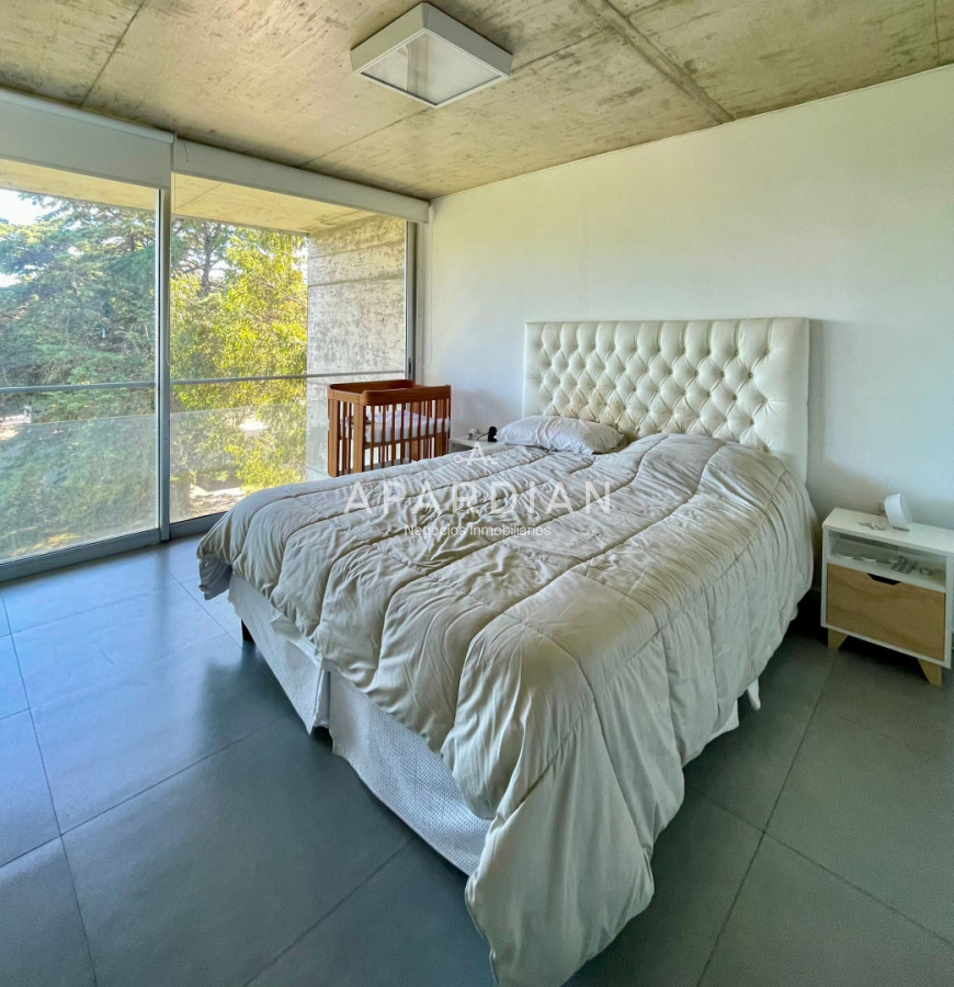 Apartamento ID.21099235 - Penthouse de 2 dormitorios moderno + barbacoa uso exclusiva Playa Mansa Punta del Este