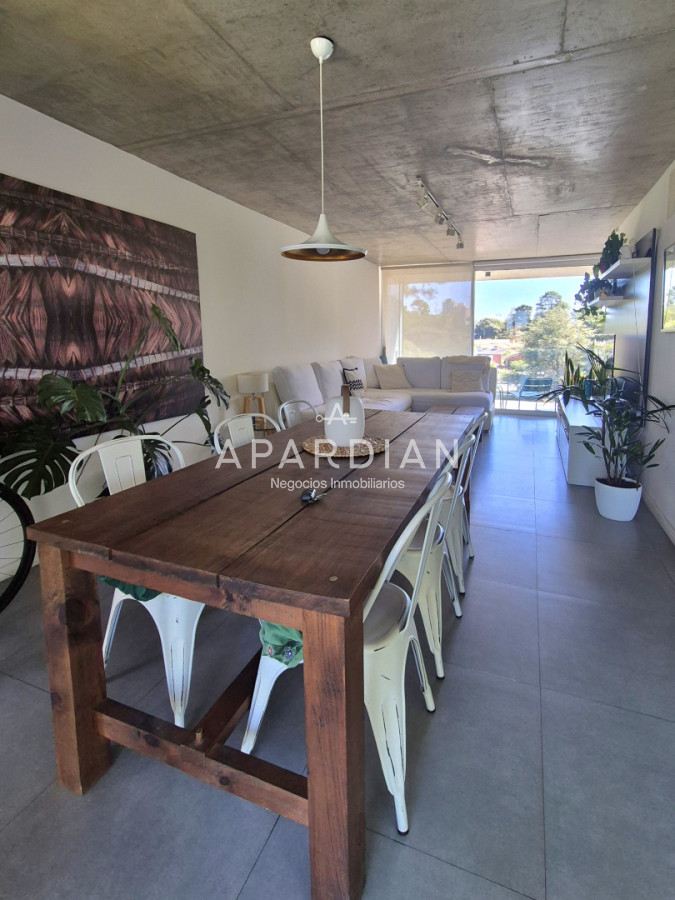 Apartamento ID.21099235 - Penthouse de 2 dormitorios moderno + barbacoa uso exclusiva Playa Mansa Punta del Este