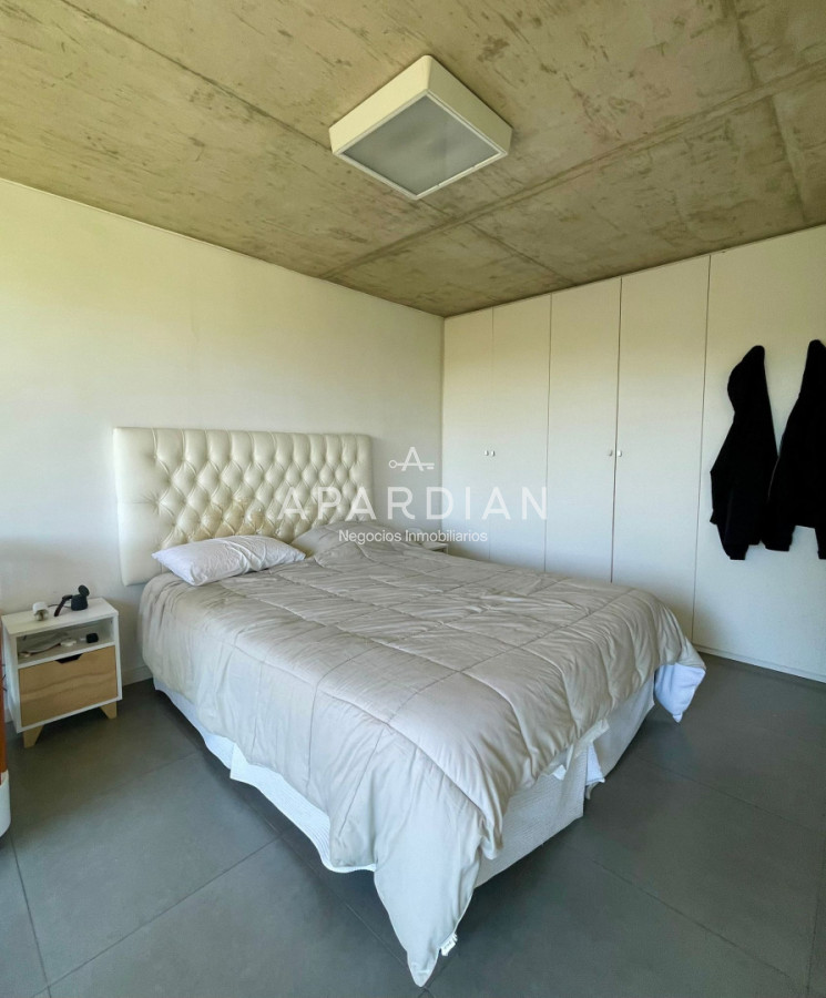 Apartamento ID.21099235 - Penthouse de 2 dormitorios moderno + barbacoa uso exclusiva Playa Mansa Punta del Este