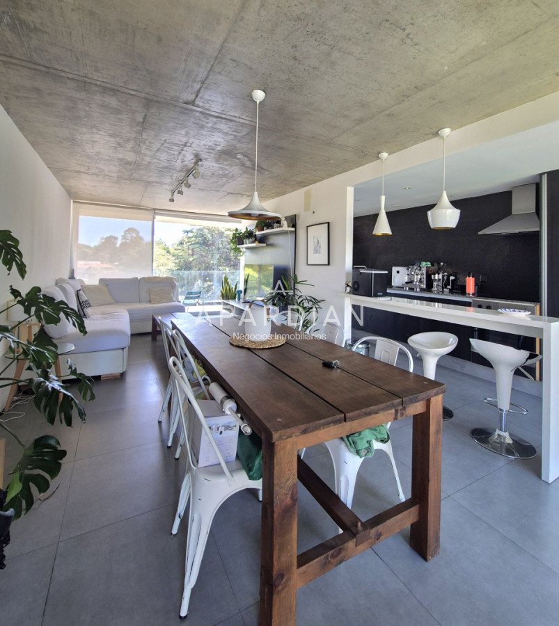 Apartamento ID.21099235 - Penthouse de 2 dormitorios moderno + barbacoa uso exclusiva Playa Mansa Punta del Este