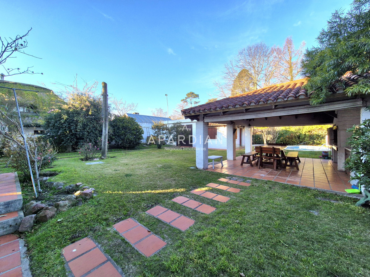 Casa ID.21098840 - Casa de 3 dormitorios mas dependencia completa barbacoa piscina Pinares Punta del Este