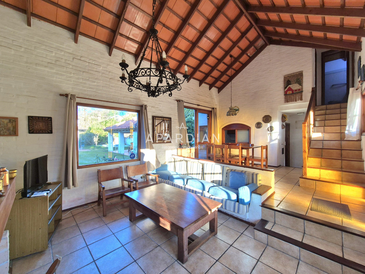 Casa ID.21098840 - Casa de 3 dormitorios mas dependencia completa barbacoa piscina Pinares Punta del Este