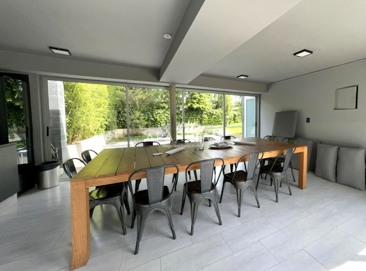 Apartamento ID.21099235 - Penthouse de 2 dormitorios moderno + barbacoa uso exclusiva Playa Mansa Punta del Este