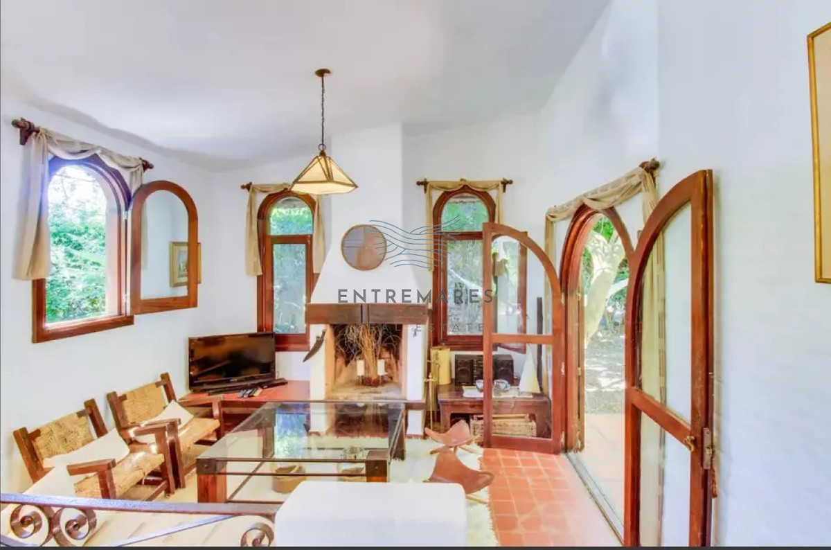 Casa ID.124 - Casa 2 dormitorios + 2 dependencias completas en Pinares con piscina climatizada y barbacoa cercana al mar Punta del Este