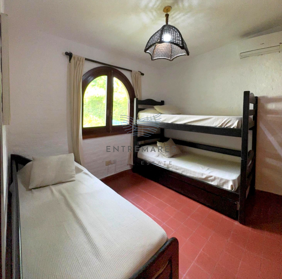 Casa ID.124 - Casa 2 dormitorios + 2 dependencias completas en Pinares con piscina climatizada y barbacoa cercana al mar Punta del Este