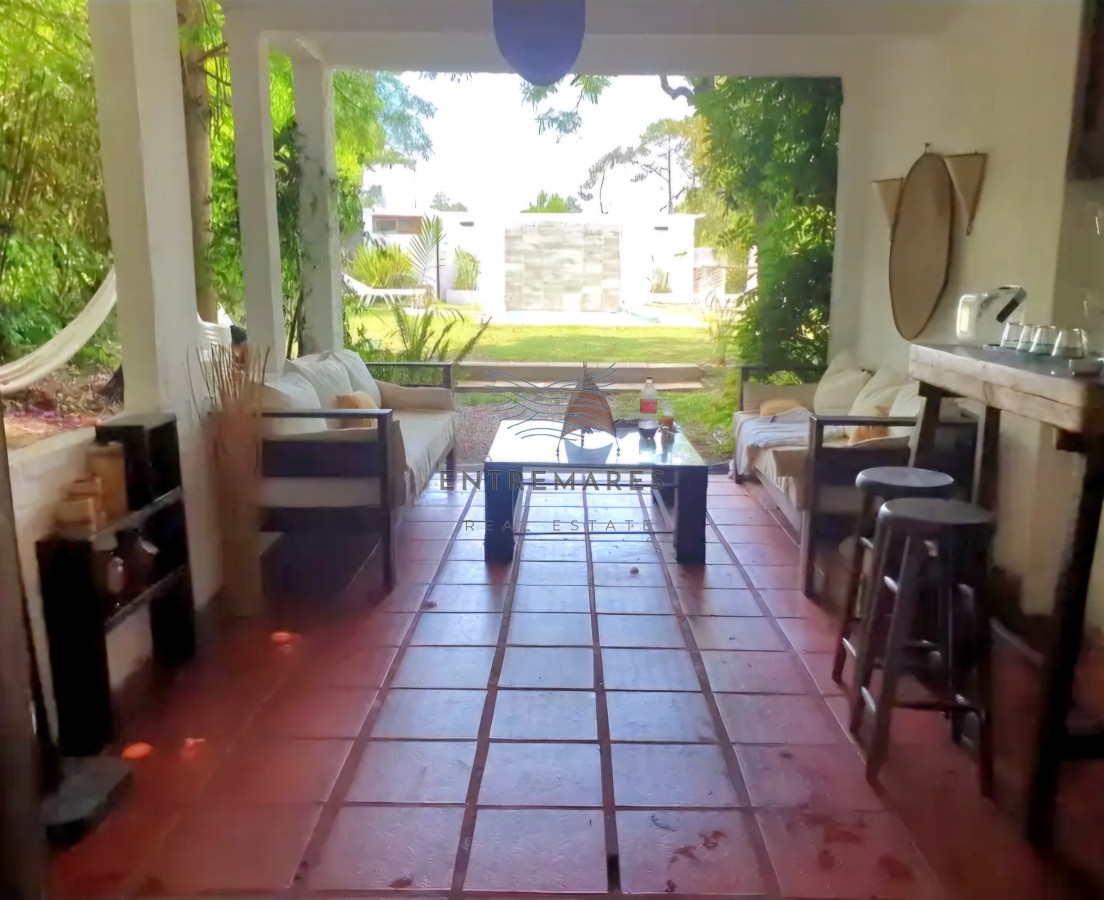 Casa ID.124 - Casa 2 dormitorios + 2 dependencias completas en Pinares con piscina climatizada y barbacoa cercana al mar Punta del Este