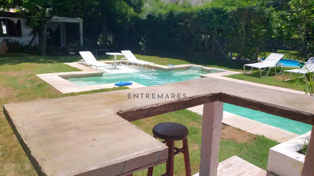 Casa ID.124 - Casa 2 dormitorios + 2 dependencias completas en Pinares con piscina climatizada y barbacoa cercana al mar Punta del Este