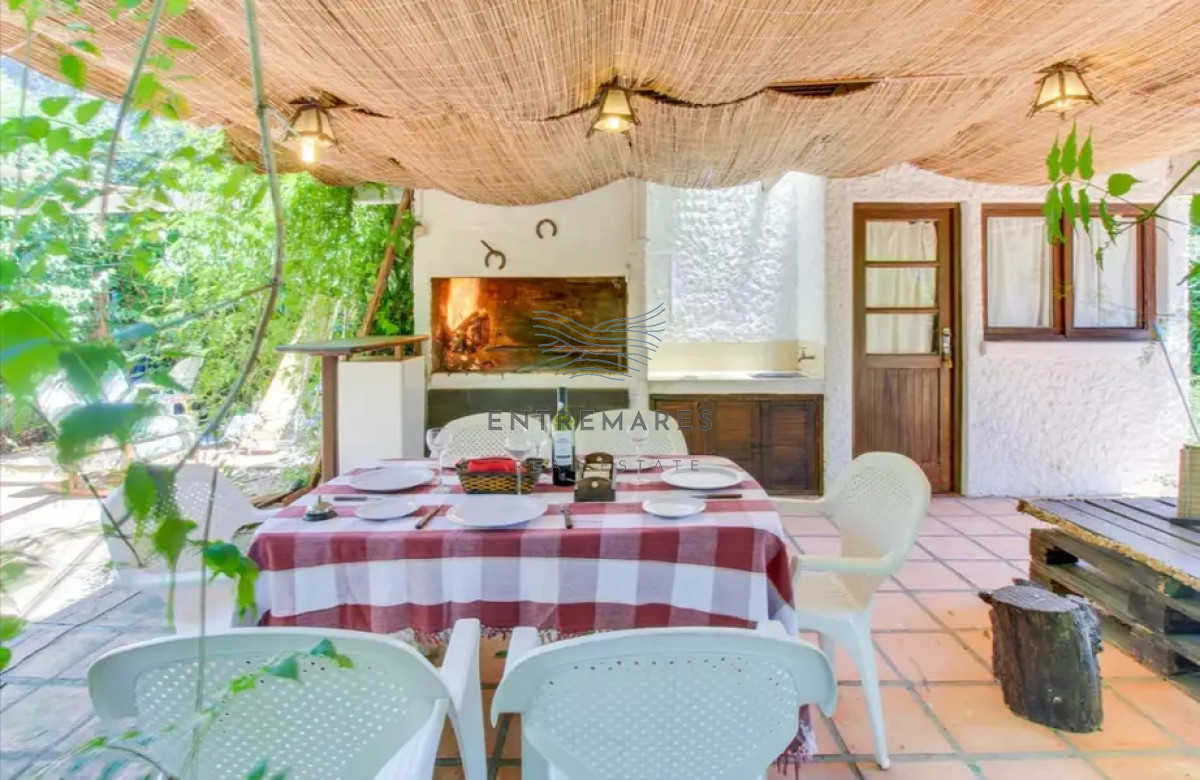 Casa ID.124 - Casa 2 dormitorios + 2 dependencias completas en Pinares con piscina climatizada y barbacoa cercana al mar Punta del Este