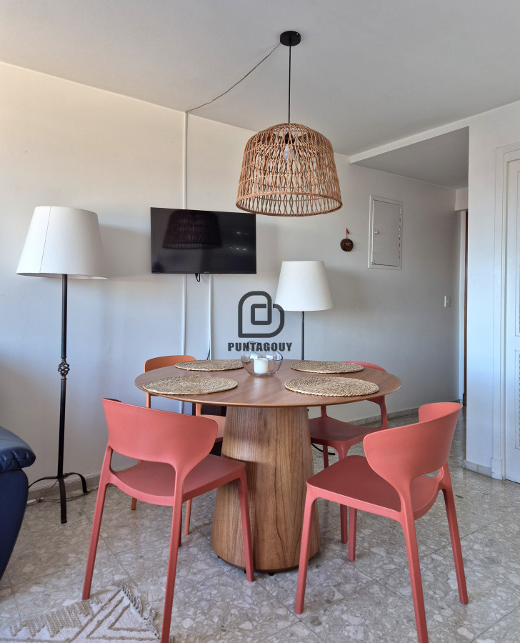 Apartamento ID.1787 - Apartamento con vista parcial al mar 1 dormitorio y medio con garage