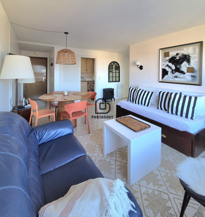 Apartamento ID.1787 - Apartamento con vista parcial al mar 1 dormitorio y medio con garage