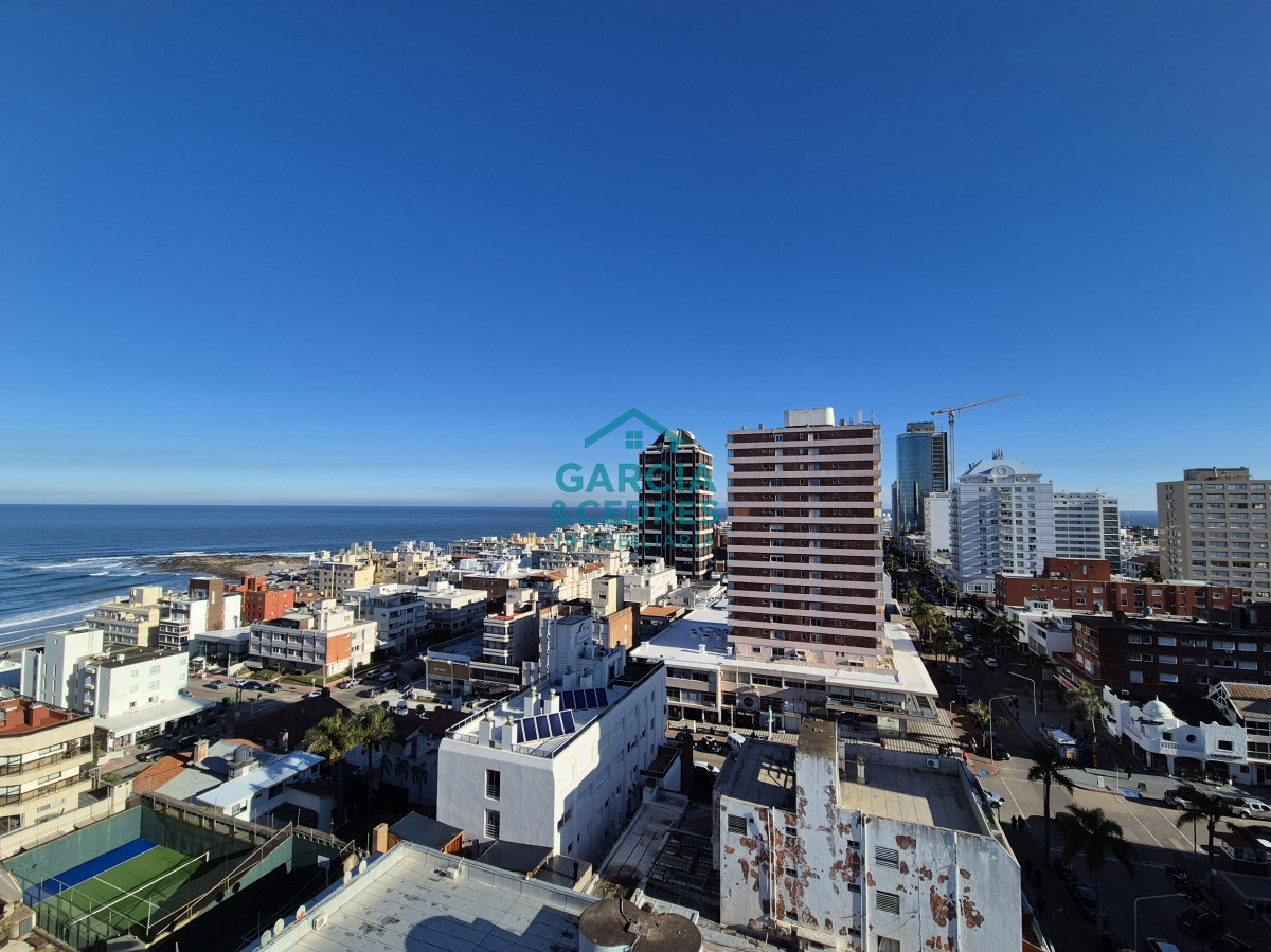 Apartamento ID.317 - Apartamento con vista al mar 2 dormitorios con garage en Península Punta del Este 