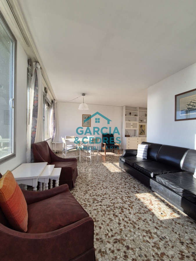 Apartamento ID.317 - Apartamento con vista al mar 2 dormitorios con garage en Península Punta del Este 