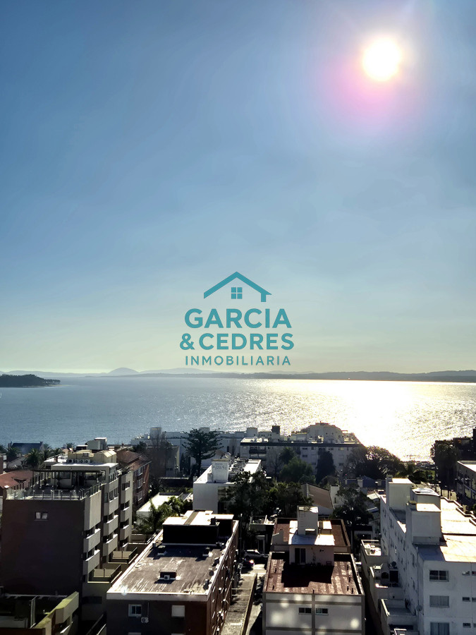 Apartamento ID.317 - Apartamento con vista al mar 2 dormitorios con garage en Península Punta del Este 