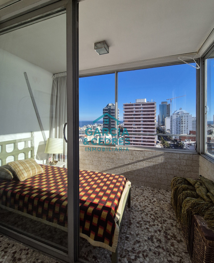 Apartamento ID.317 - Apartamento con vista al mar 2 dormitorios con garage en Península Punta del Este 