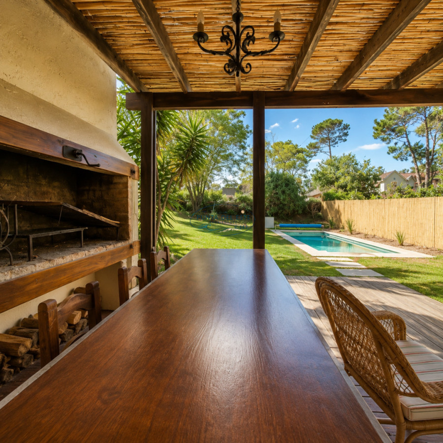Casa ID.156 - Casa 3 dormitorios con piscina y barbacoa cercana al mar Pinares Punta del Este 