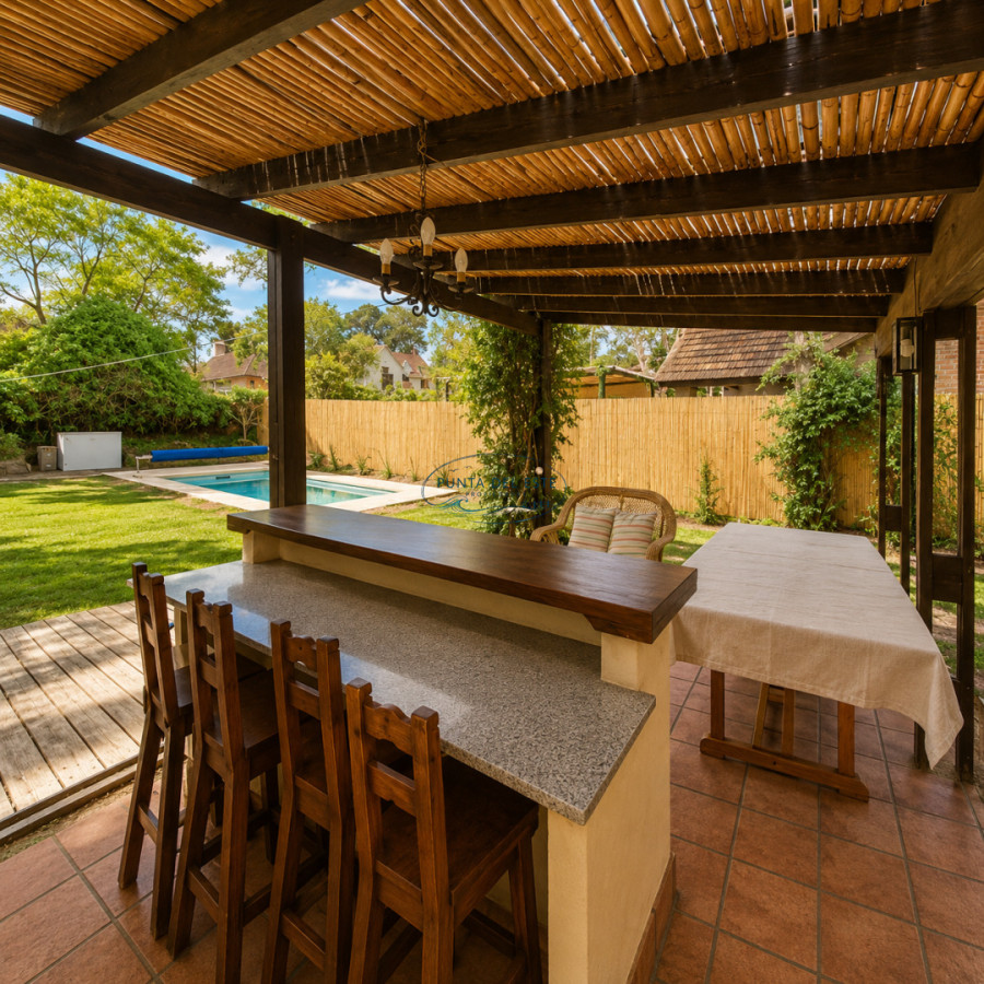 Casa ID.156 - Casa 3 dormitorios con piscina y barbacoa cercana al mar Pinares Punta del Este 