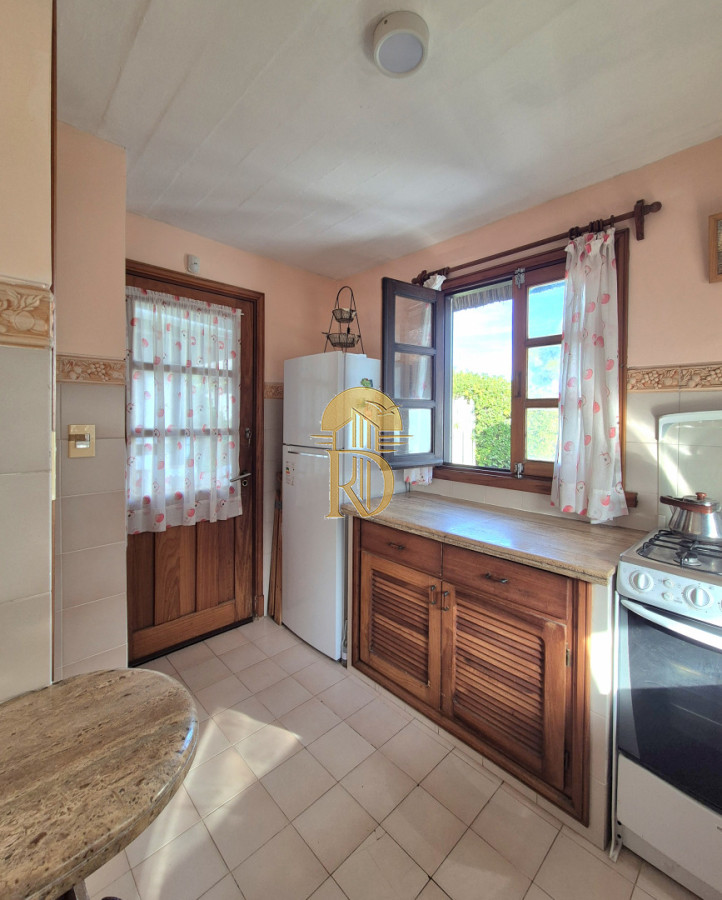 Casa 3 dormitorios Pinares 50mts del mar excelente estado -id-779-14