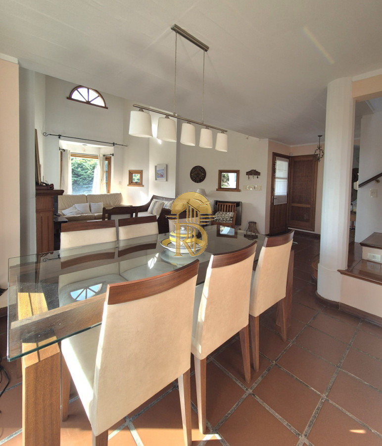 Casa 3 dormitorios Pinares 50mts del mar excelente estado -id-779-10