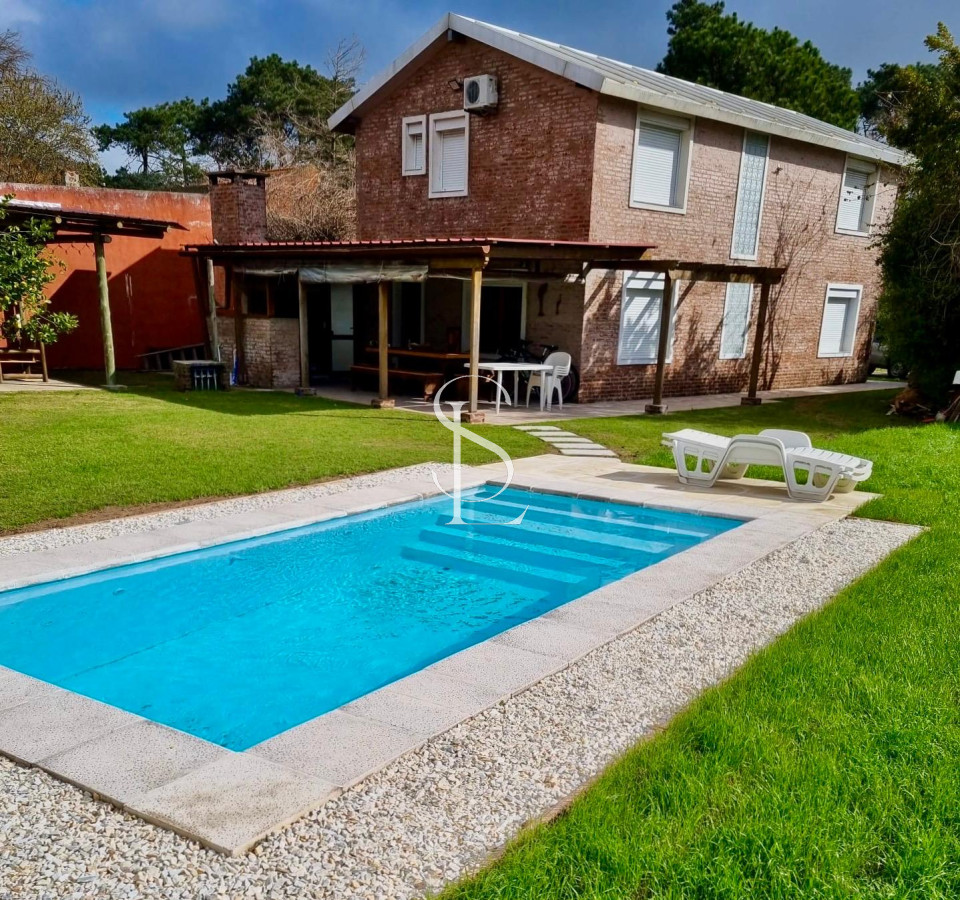Casa ID.165 - Casa en venta de 3 dormitorios moderna Punta del Este losa radiante 