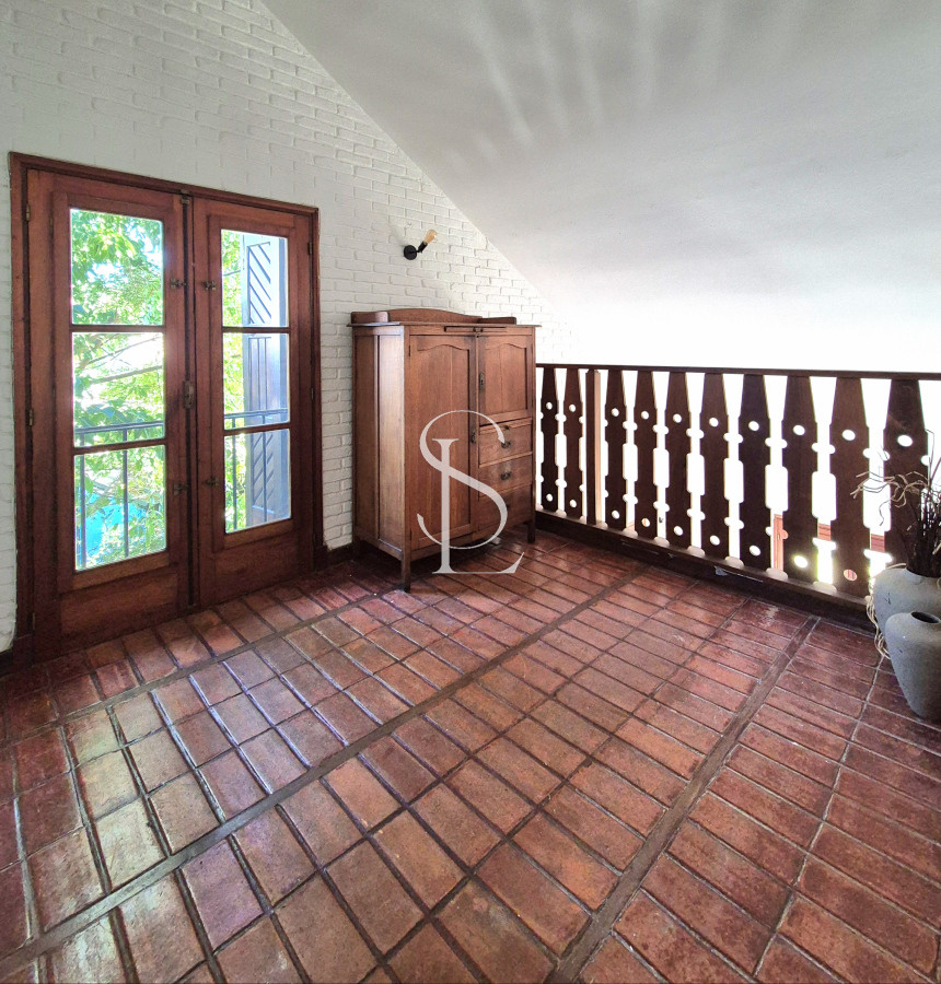 Casa ID.164 - Oportunidad Casa de 4 dormitorios cercana al mar construcción tradicional barbacoa piscina Playa Mansa Punta del Este