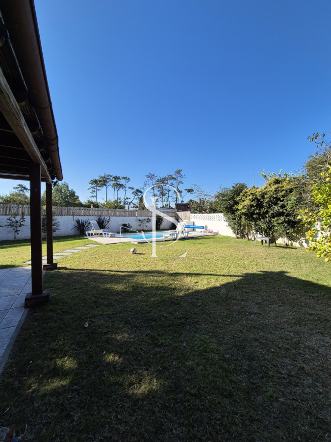 Casa ID.165 - Casa en venta de 3 dormitorios moderna Punta del Este losa radiante 