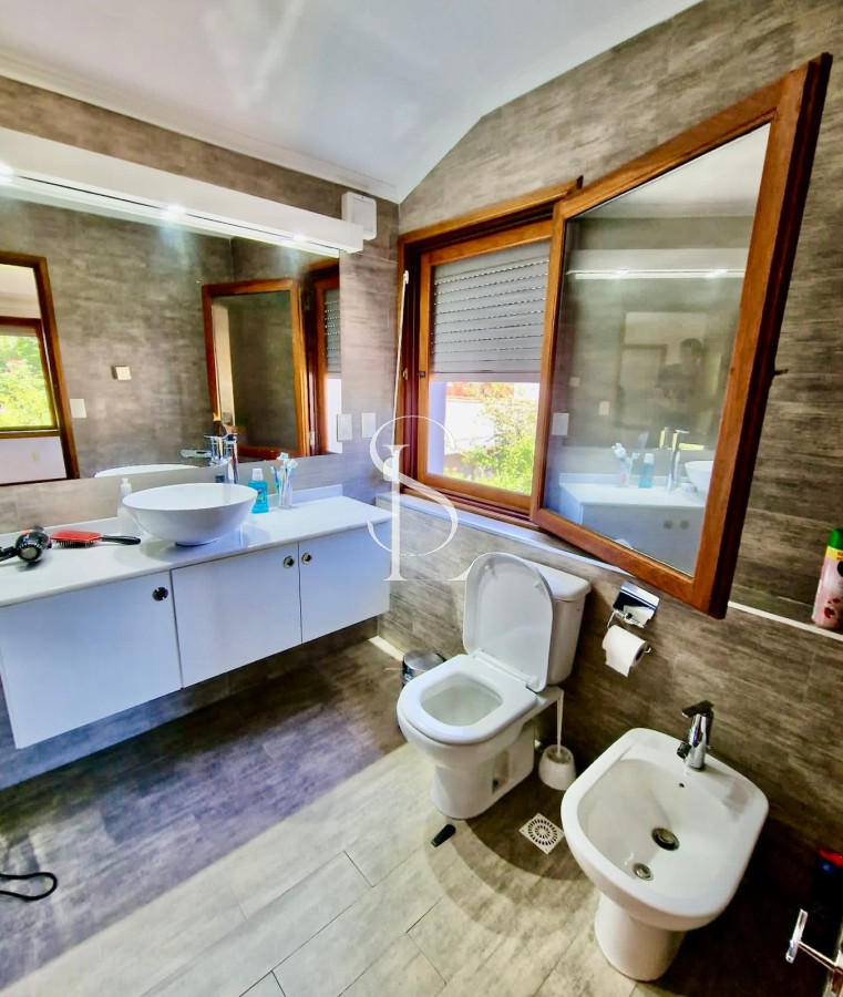 Casa ID.165 - Casa en venta de 3 dormitorios moderna Punta del Este losa radiante 