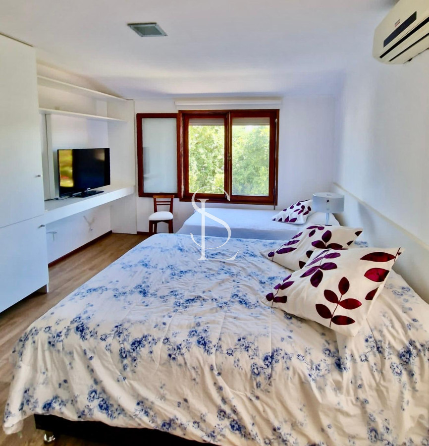 Casa ID.165 - Casa en venta de 3 dormitorios moderna Punta del Este losa radiante 