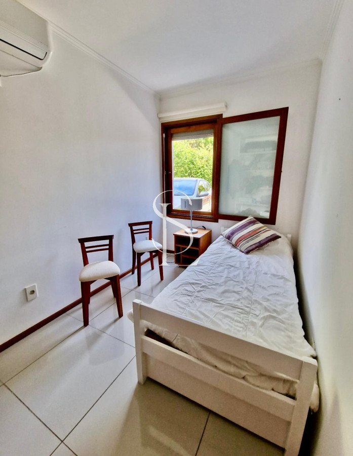 Casa ID.165 - Casa en venta de 3 dormitorios moderna Punta del Este losa radiante 
