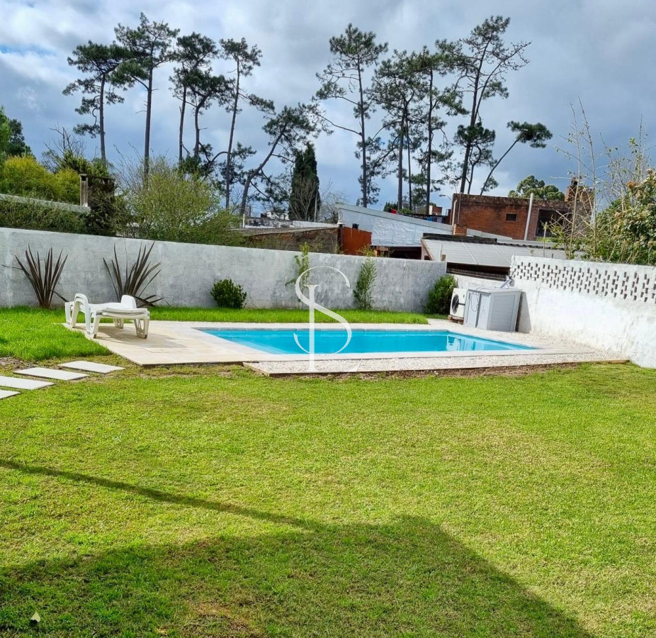 Casa ID.165 - Casa en venta de 3 dormitorios moderna Punta del Este losa radiante 