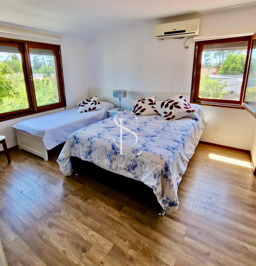 Casa ID.165 - Casa en venta de 3 dormitorios moderna Punta del Este losa radiante 