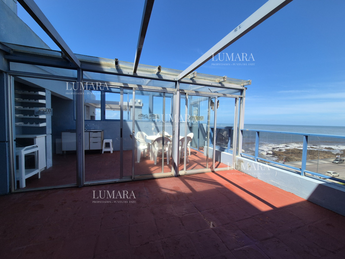 Apartamento ID.3156 - Oportunidad 3 dormitorios + servicio y gran terraza con parrillero propio en Playa Brava Punta del Este 
