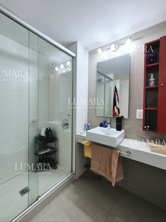 Apartamento ID.1344 - Oportunidad Apartamento 2 dormitorios moderno gran terraza cochera piscina Playa Mansa Punta del Este